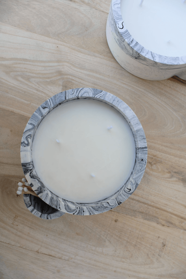 Bougie marbrée